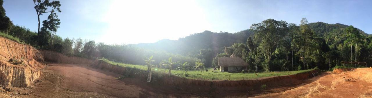 民宿 Homebar Koh Chang